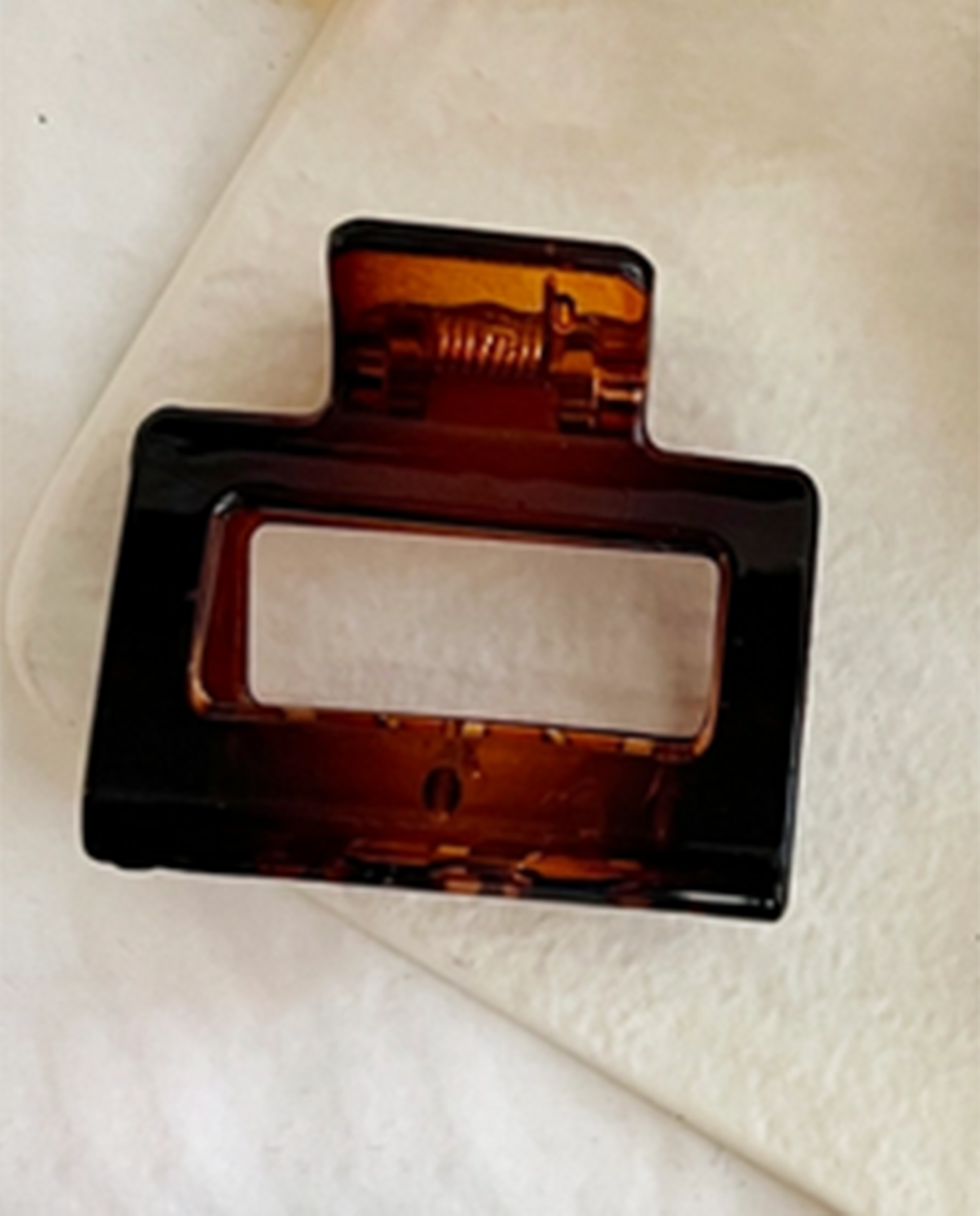 Womens Camila Jelly 2" Hair Claw