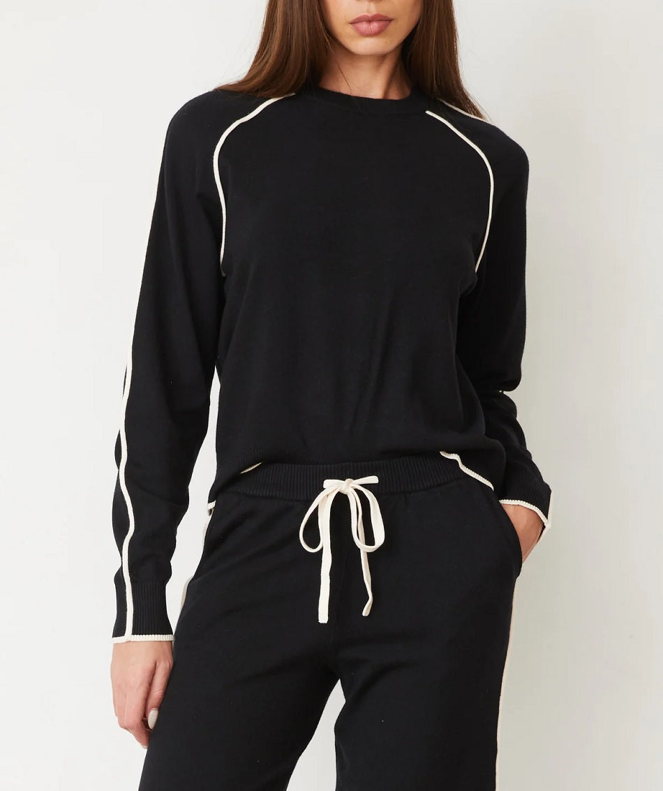 Womens Light Soft Knit Sweater With Contrast Piping
