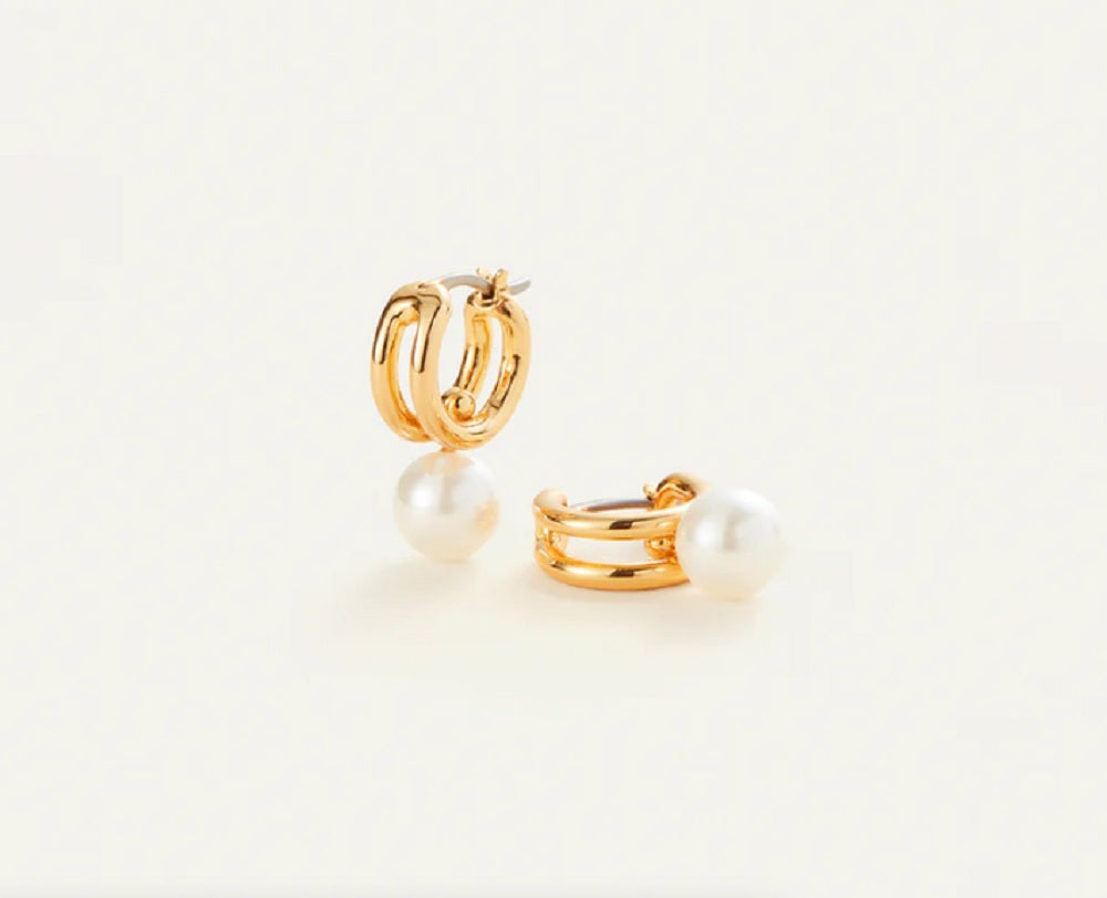 Womens Nova Huggies in High Polish Gold