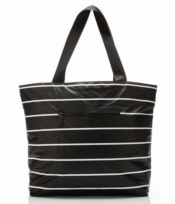 Pinstripe	Day	Tripper in White / Black