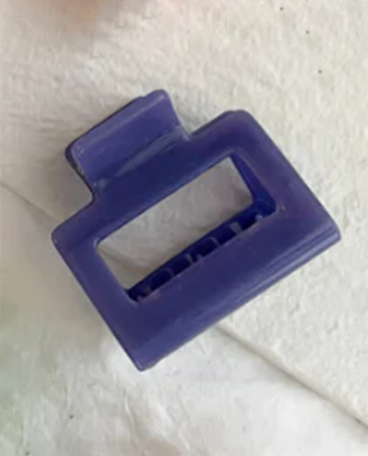 Womens Camila Jelly 2" Hair Claw
