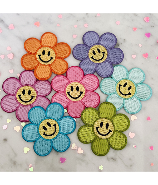 Smiley Daisy Patch | Pink