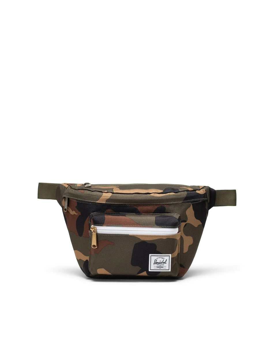 Pop Quiz Hip Pack in Woodland Camo